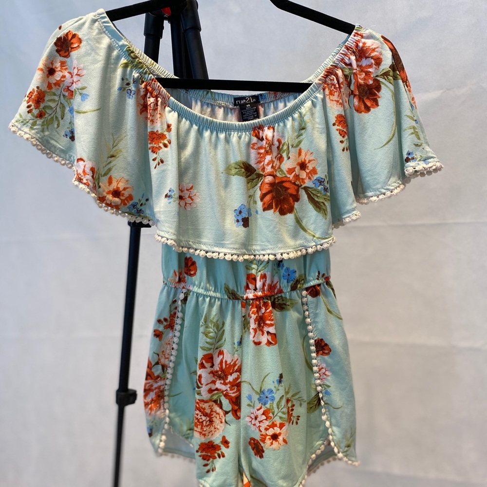 Romper - Picture 2 of 5